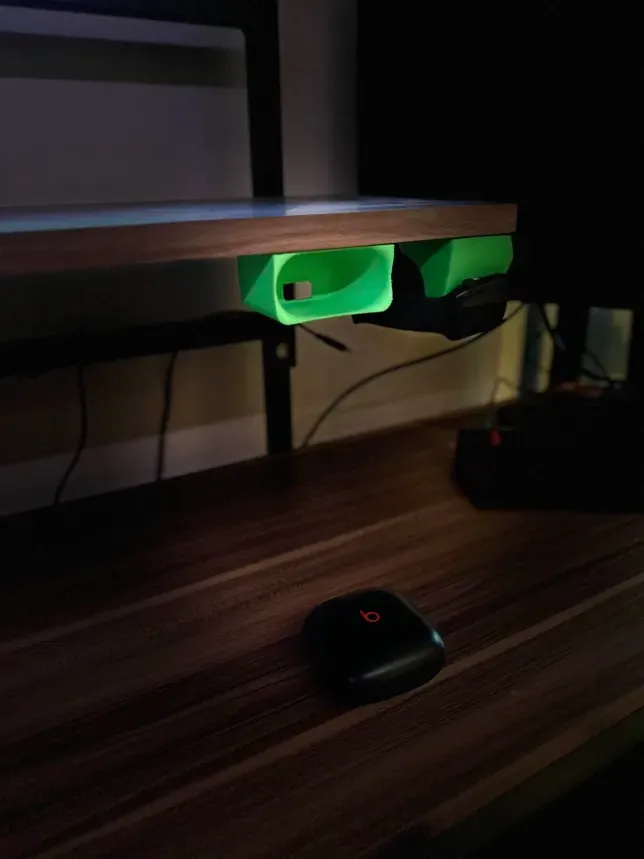 beats fit pro holder/ charging stand, photo 3 of 4 - beats fit pro holder/ charging stand Hobby & DIY