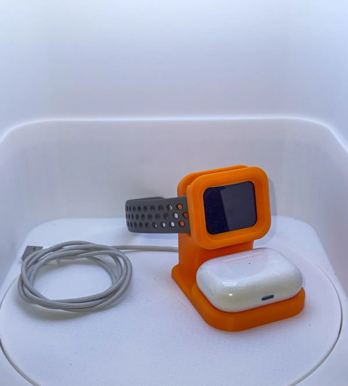 Iwatch 44mm charger and Airpods Pro Holder, photo 2 of 4 - Iwatch 44mm charger and Airpods Pro Holder Household