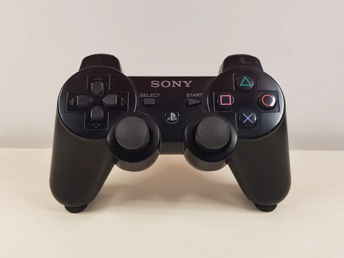 Invisible PS3 Controller Holder Minimalist, photo 3 of 4 - Invisible PS3 Controller Holder Minimalist Gaming Accessories