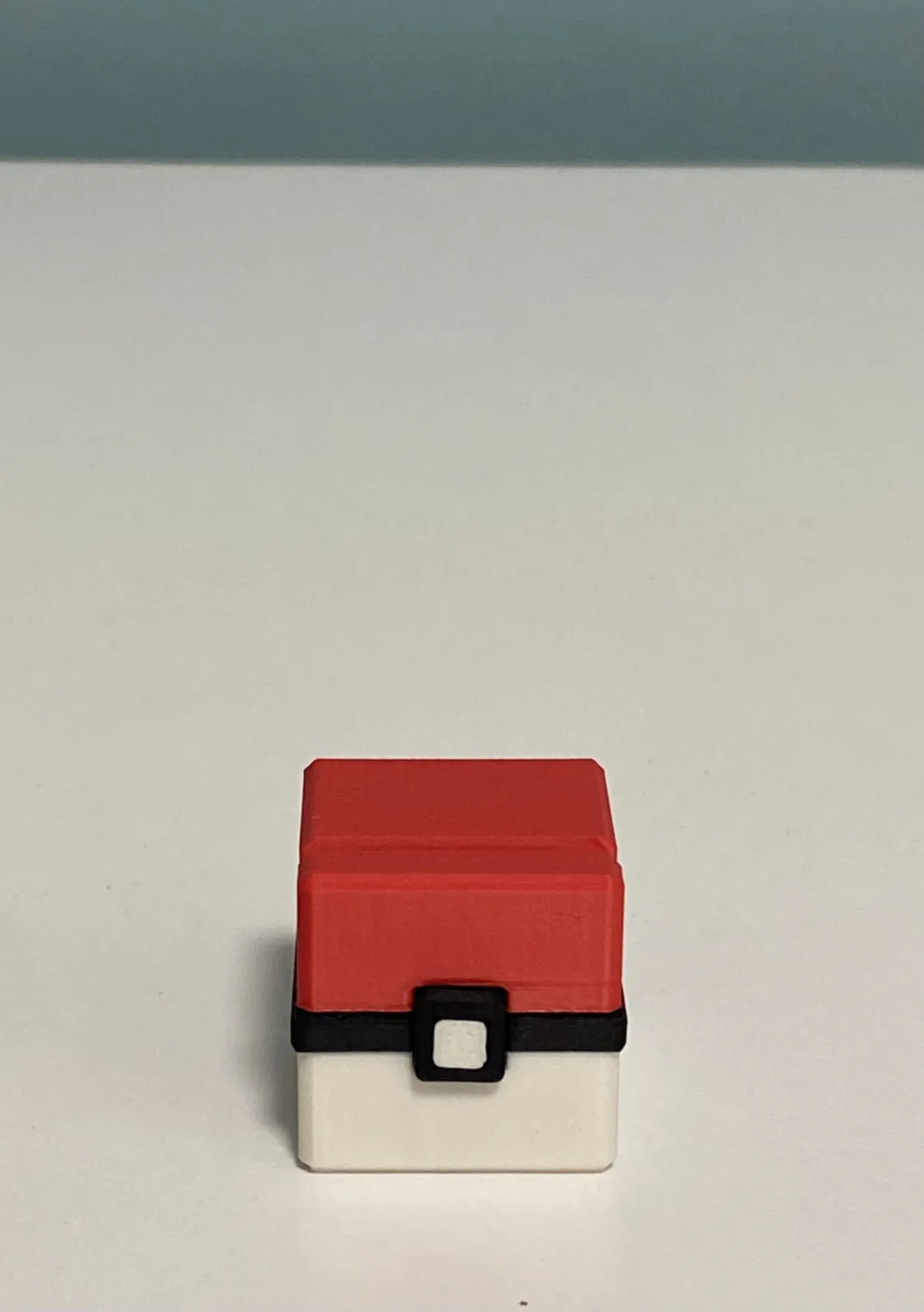 Espositore Pokéball Card, per Toploader e Sleeve, photo 4 of 4 - Espositore Pokéball Card, per Toploader e Sleeve Figurines & Collectibles