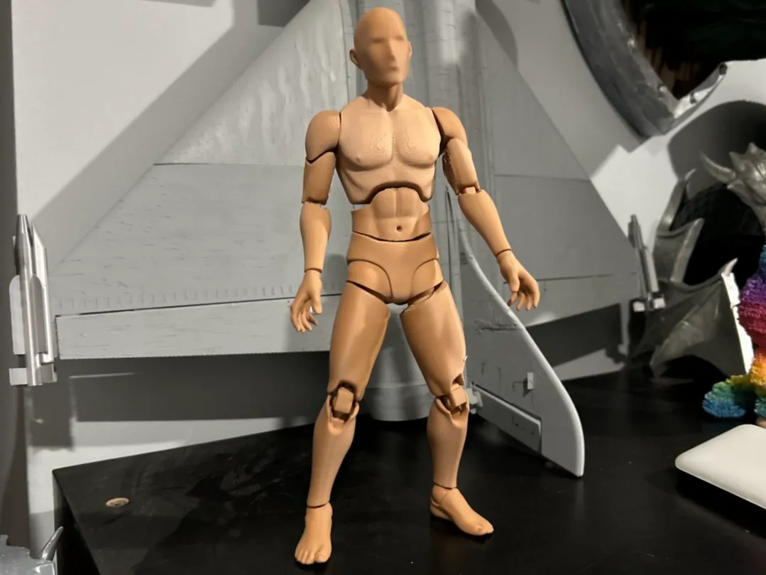 PLA-Boy, 1.0 - Posable Artist Dummy Mannequin