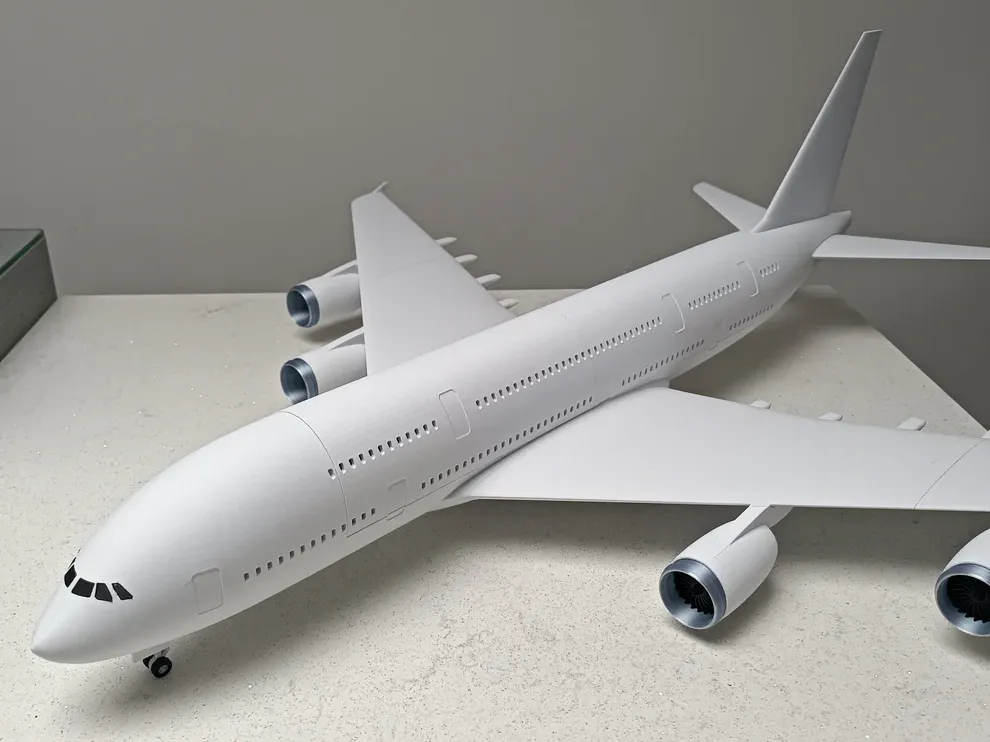 1/144 scale model Airbus A380