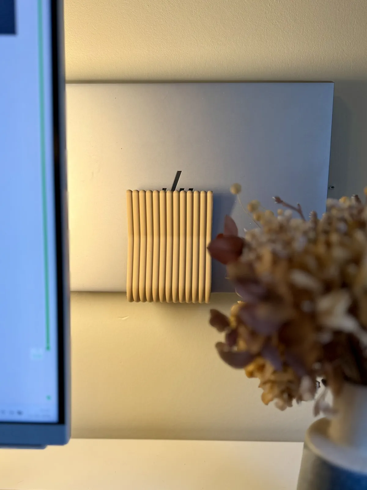 Laptop Wall Mount, Minimal for all Laptops, photo 3 of 4 - Laptop Wall Mount, Minimal for all Laptops Mobile & Device Accessories
