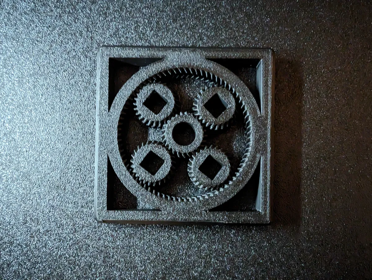 Geometic Shaped Gear Spinners, 4 different designs, photo 4 of 4 - Geometic Shaped Gear Spinners, 4 different designs Toys & Games