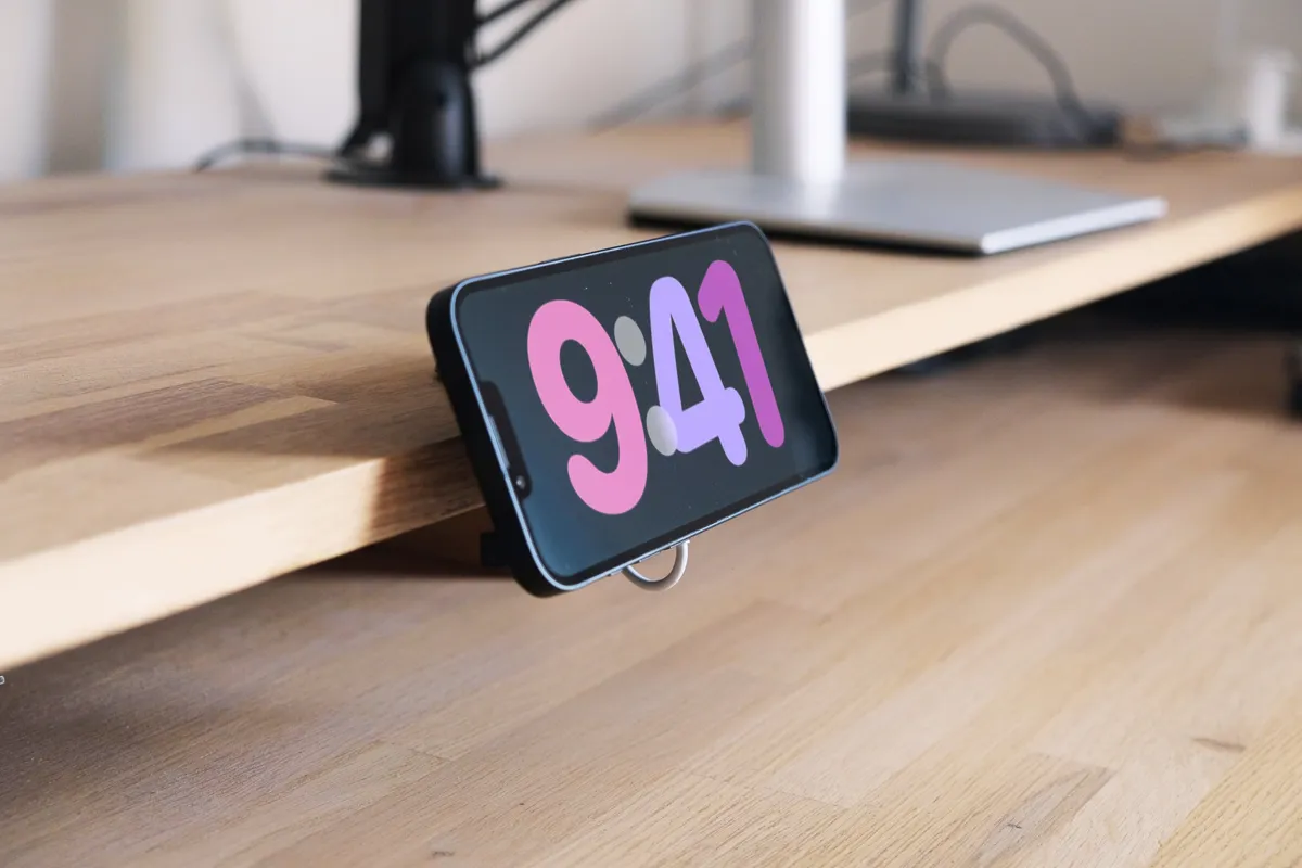 MagSafe Charger Desk Clamp