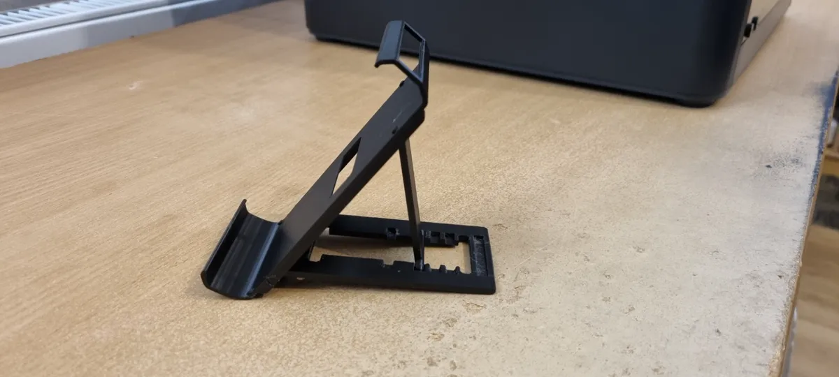 Steam Deck Adjustable Clip On Stand, photo 3 of 4 - Steam Deck Adjustable Clip On Stand Gaming Accessories