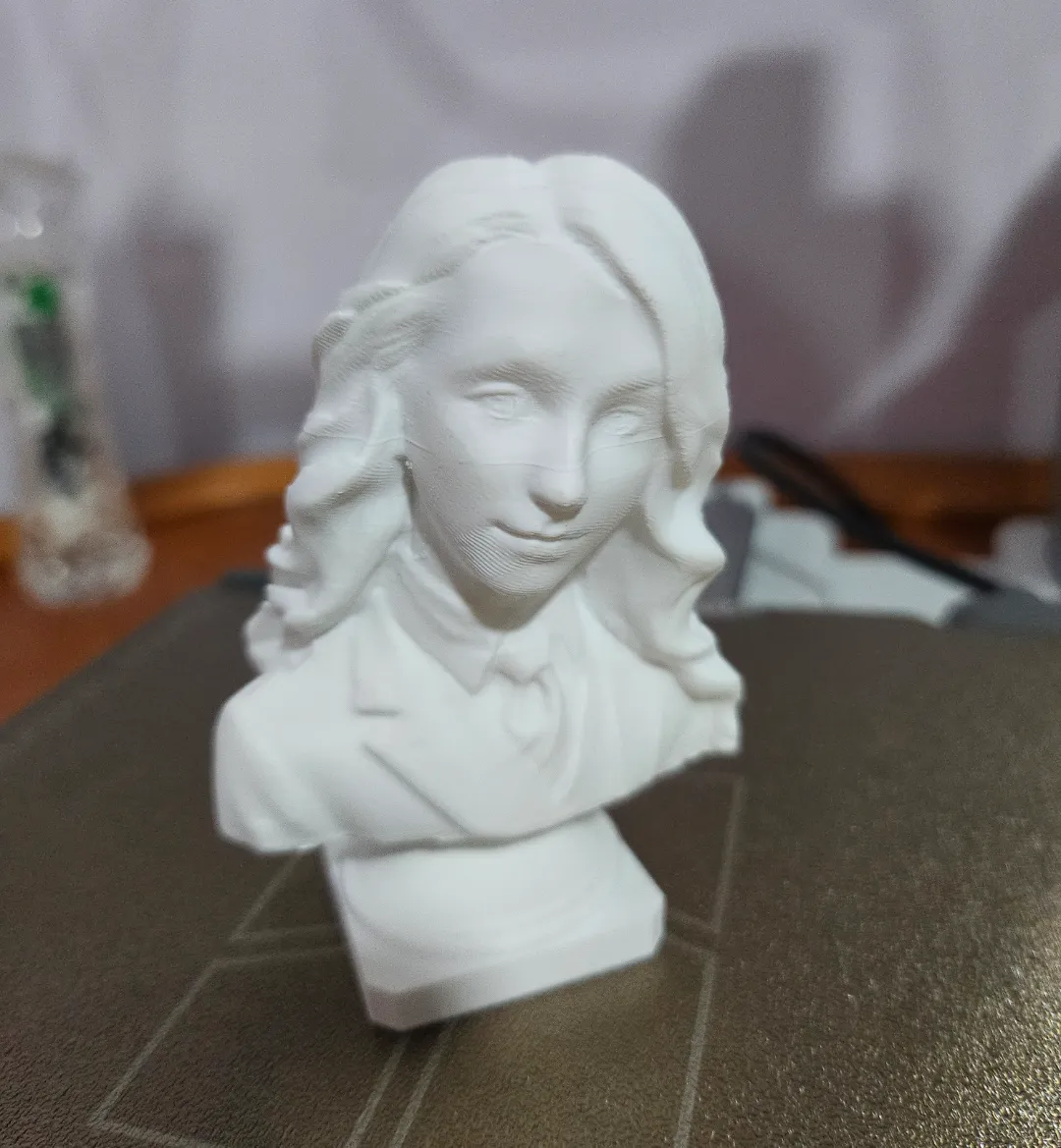 Busto di Luna Lovegood - Statues, in stock in India