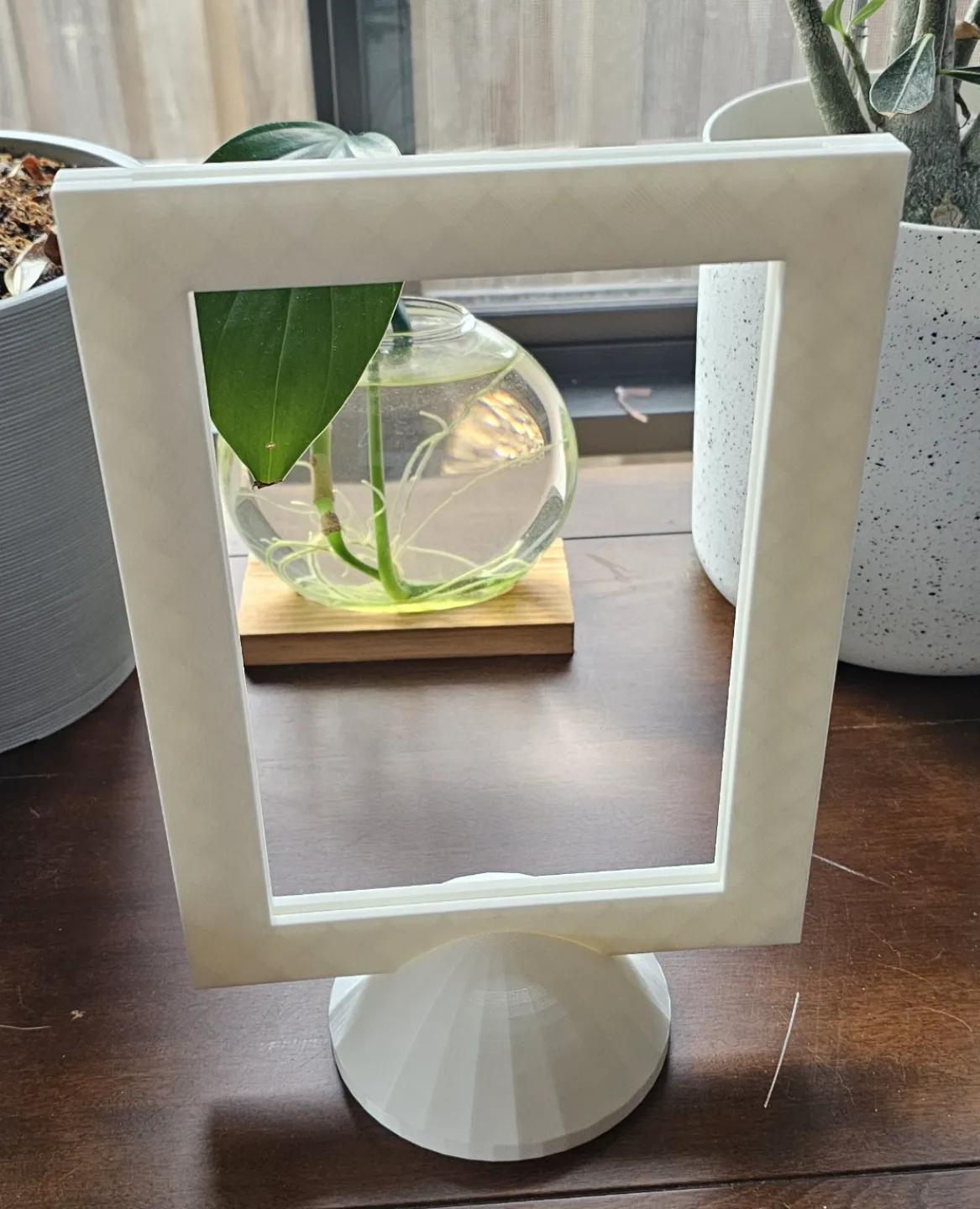 Picture Frame with round base 5x8 inch - Photo Frames, in stock