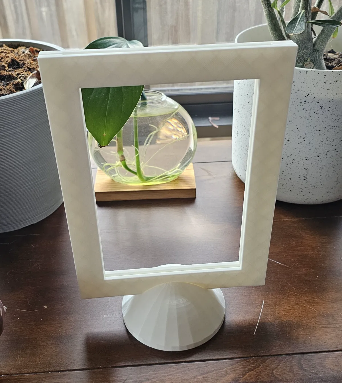 Picture Frame with round base 5x8 inch, photo 2 of 2 - Picture Frame with round base 5x8 inch Home Decor Items