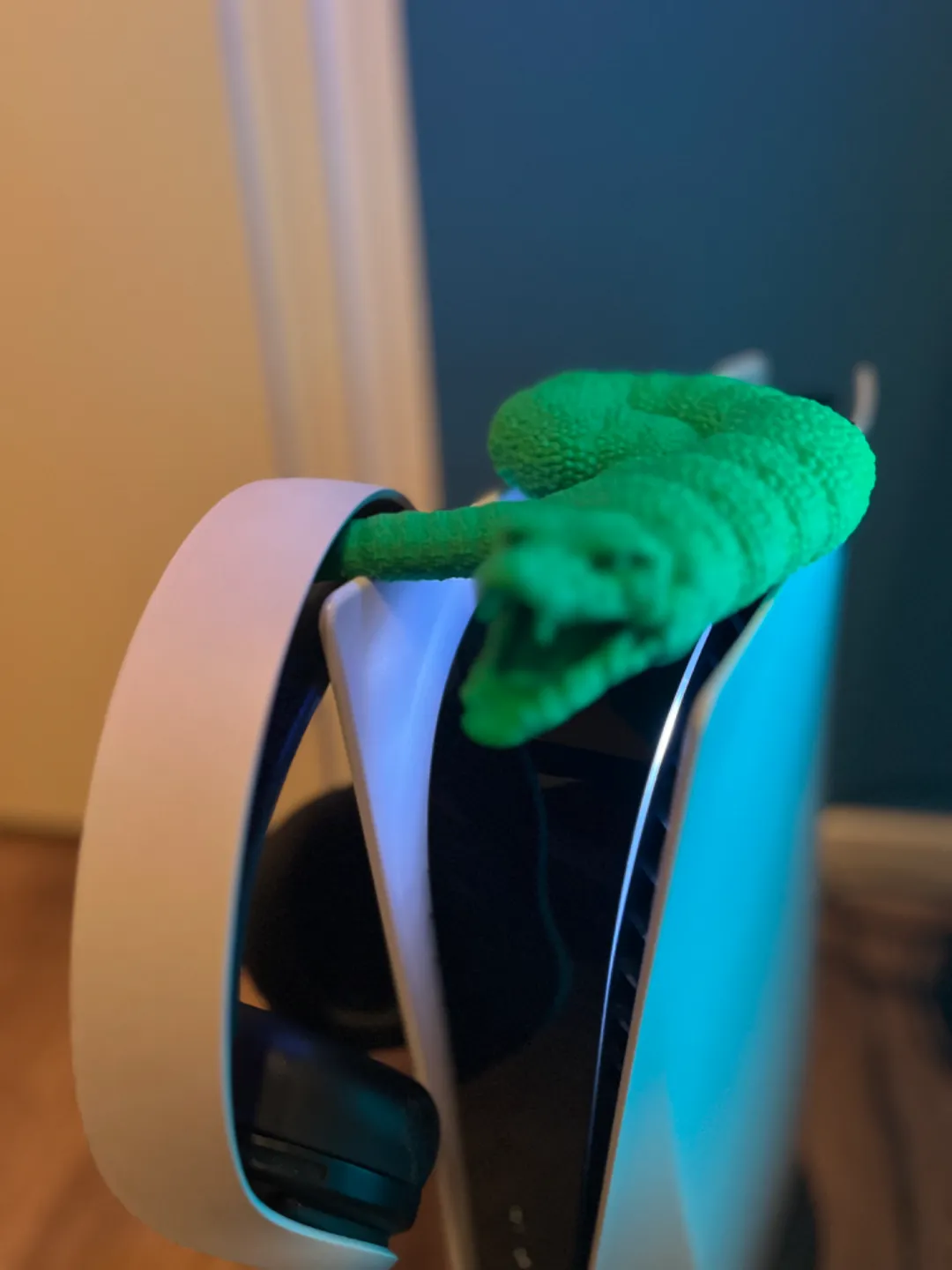 Playstation 5 Headsetholder Snake, photo 3 of 4 - Playstation 5 Headsetholder Snake Household