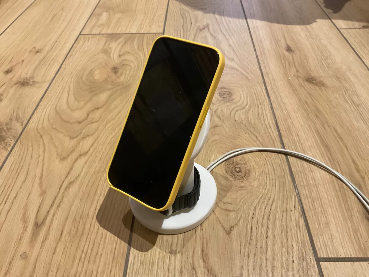iPhone and Apple Watch MagSafe Stand, photo 2 of 4 - iPhone and Apple Watch MagSafe Stand Hobby & DIY