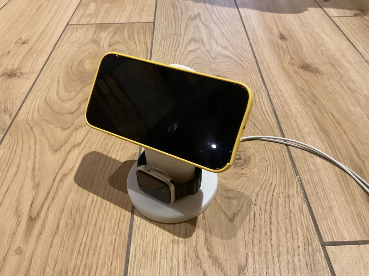 iPhone and Apple Watch MagSafe Stand, photo 3 of 4 - iPhone and Apple Watch MagSafe Stand Hobby & DIY