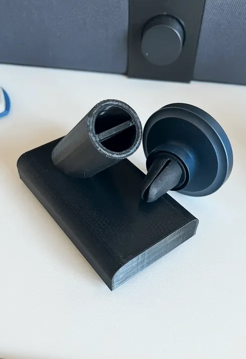 Baseus magsafe car holder desktop stand, photo 2 of 4 - Baseus magsafe car holder desktop stand Mobile & Device Accessories