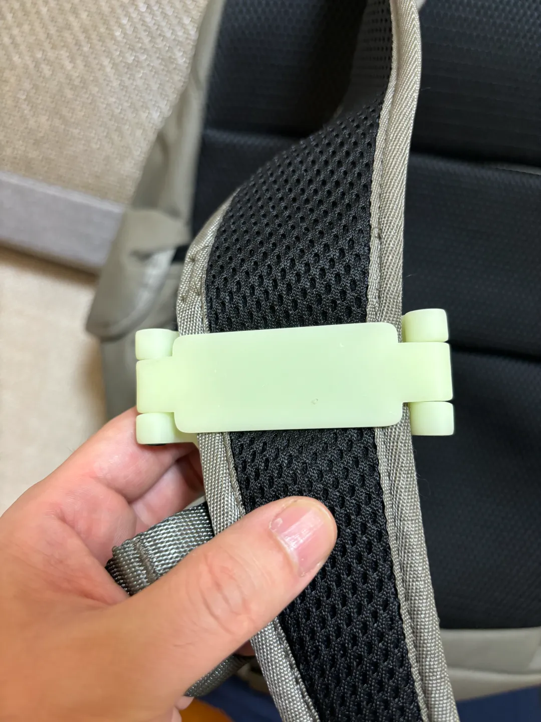 magsafe on backpack背包版magsafe, photo 3 of 4 - magsafe on backpack背包版magsafe Toys & Games