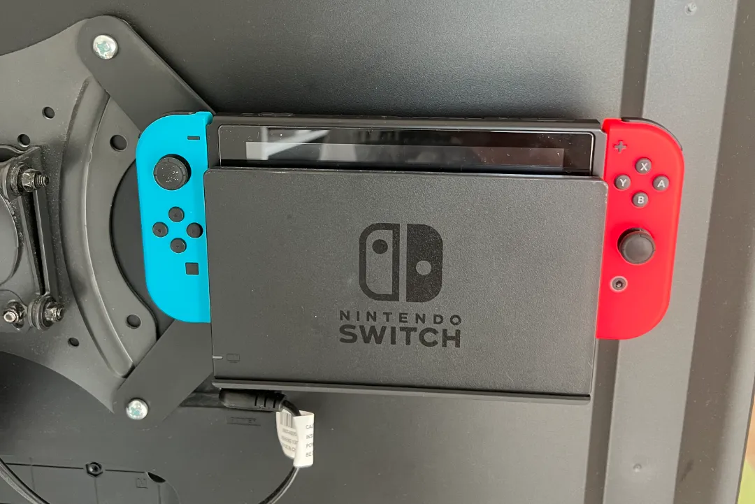 vesa switch dock mount minimalistic