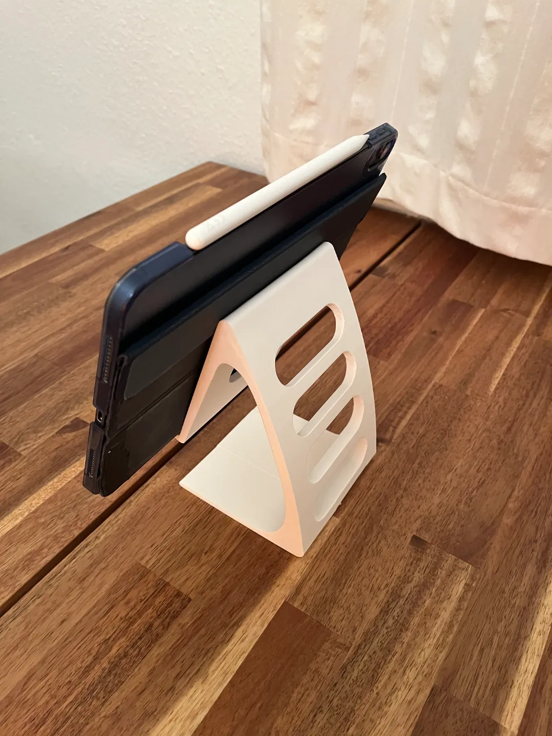 Minimalist Tablet (iPad) Stand, photo 4 of 4 - Minimalist Tablet (iPad) Stand Mobile & Device Accessories