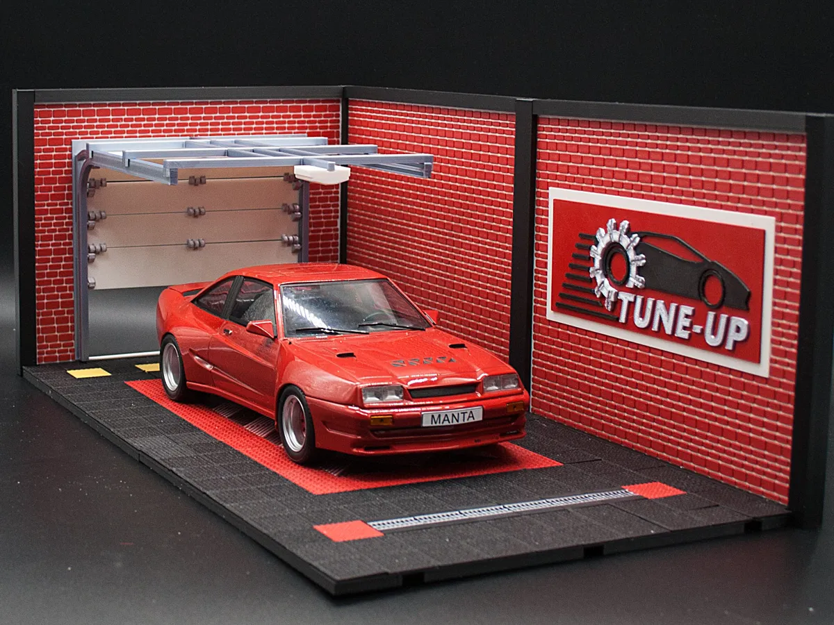 Modular Garage Diorama with tile floor, scale 1:18