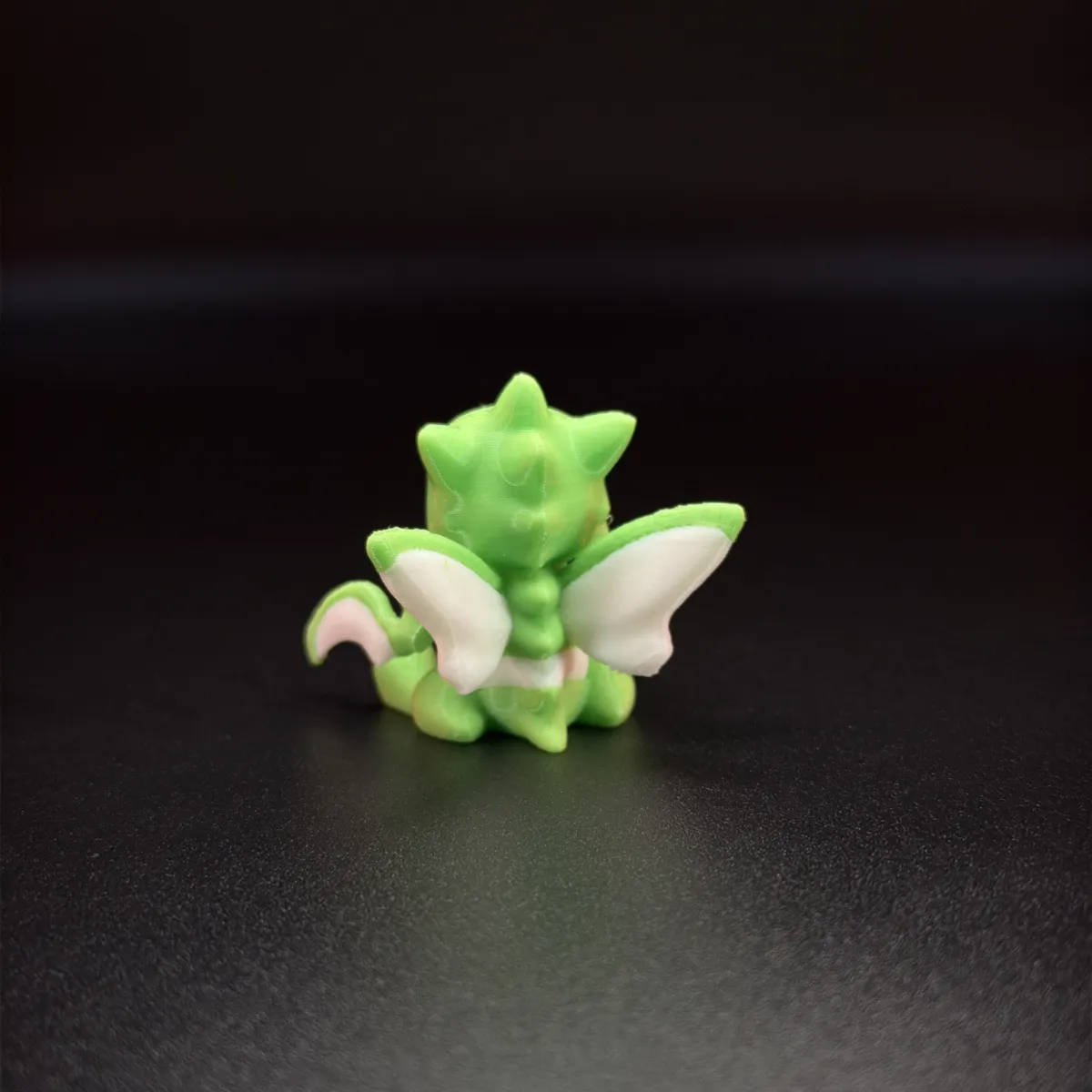 #123 SCYTHER Pokemon Mini Figure, photo 4 of 4 - #123 SCYTHER Pokemon Mini Figure Figurines & Collectibles