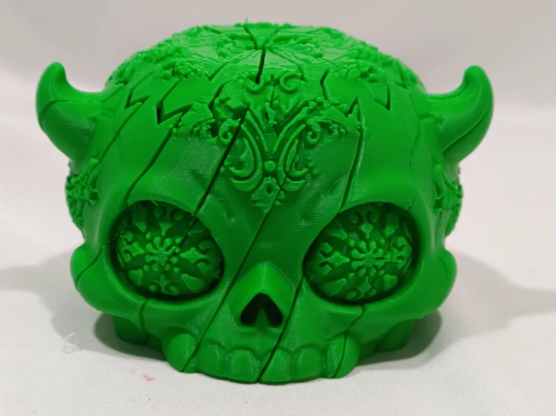 flexy demon skull with ornaments