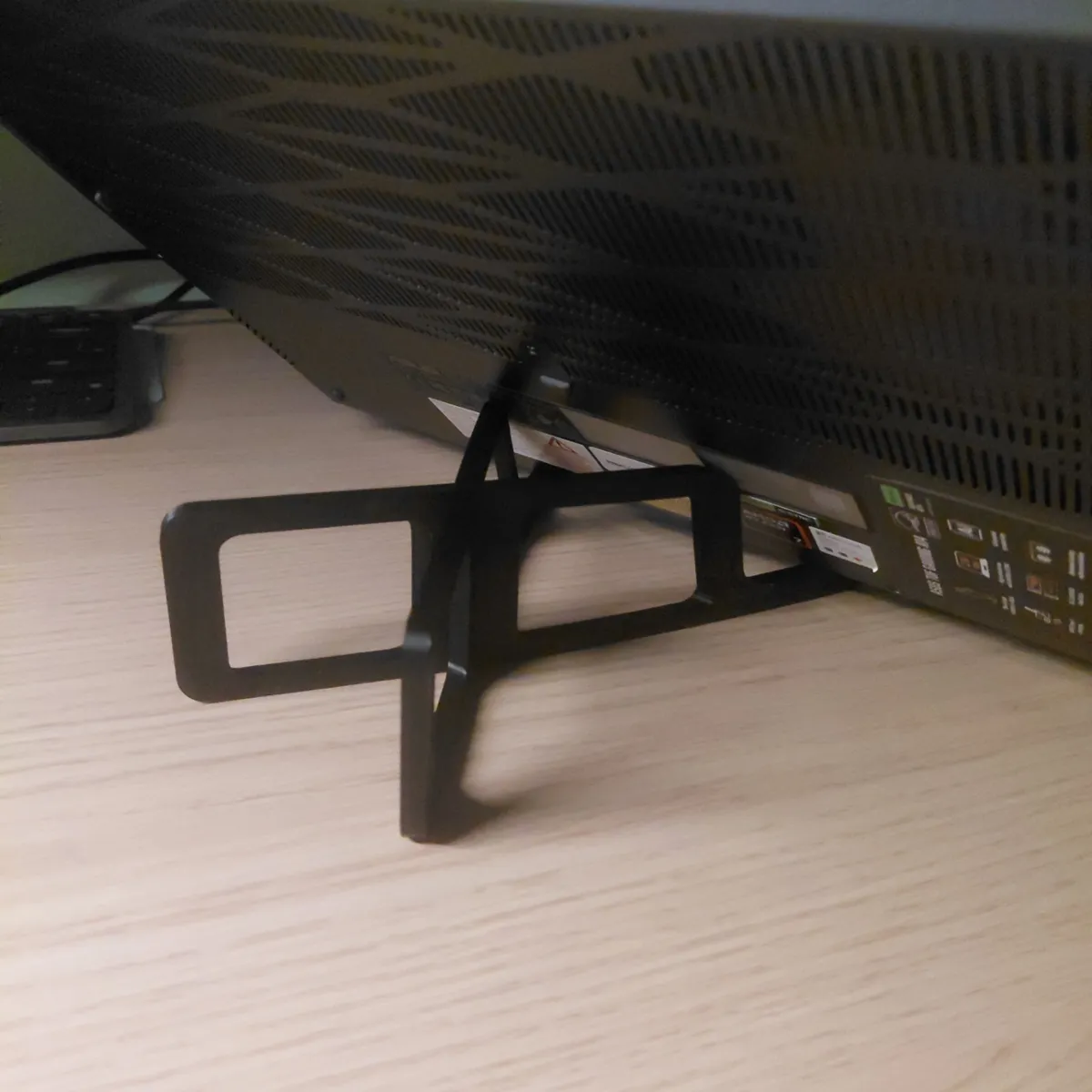 Laptop Stand Sub, photo 4 of 4 - Laptop Stand Sub Mobile & Device Accessories