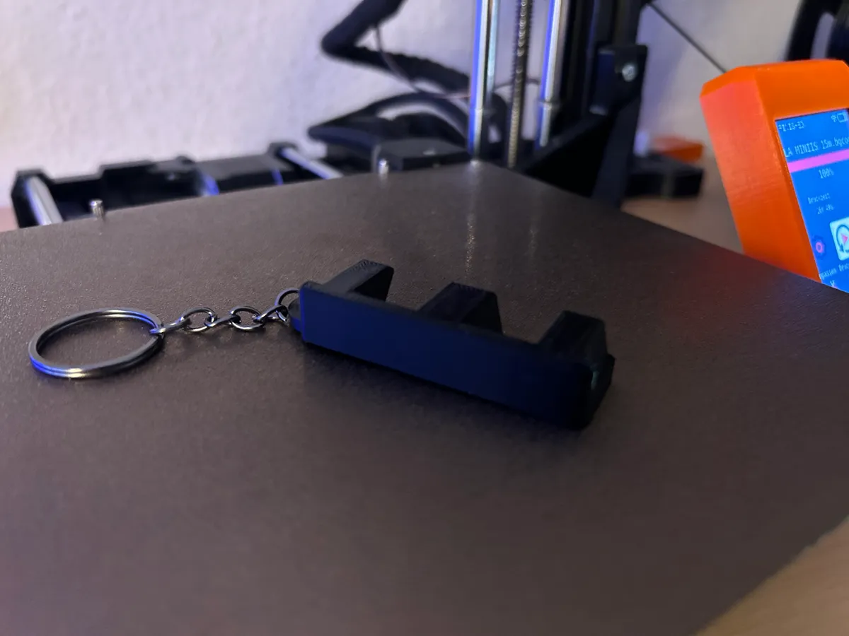 Smartphone Stand Keychain, photo 4 of 4 - Smartphone Stand Keychain Jewellery & Accessories