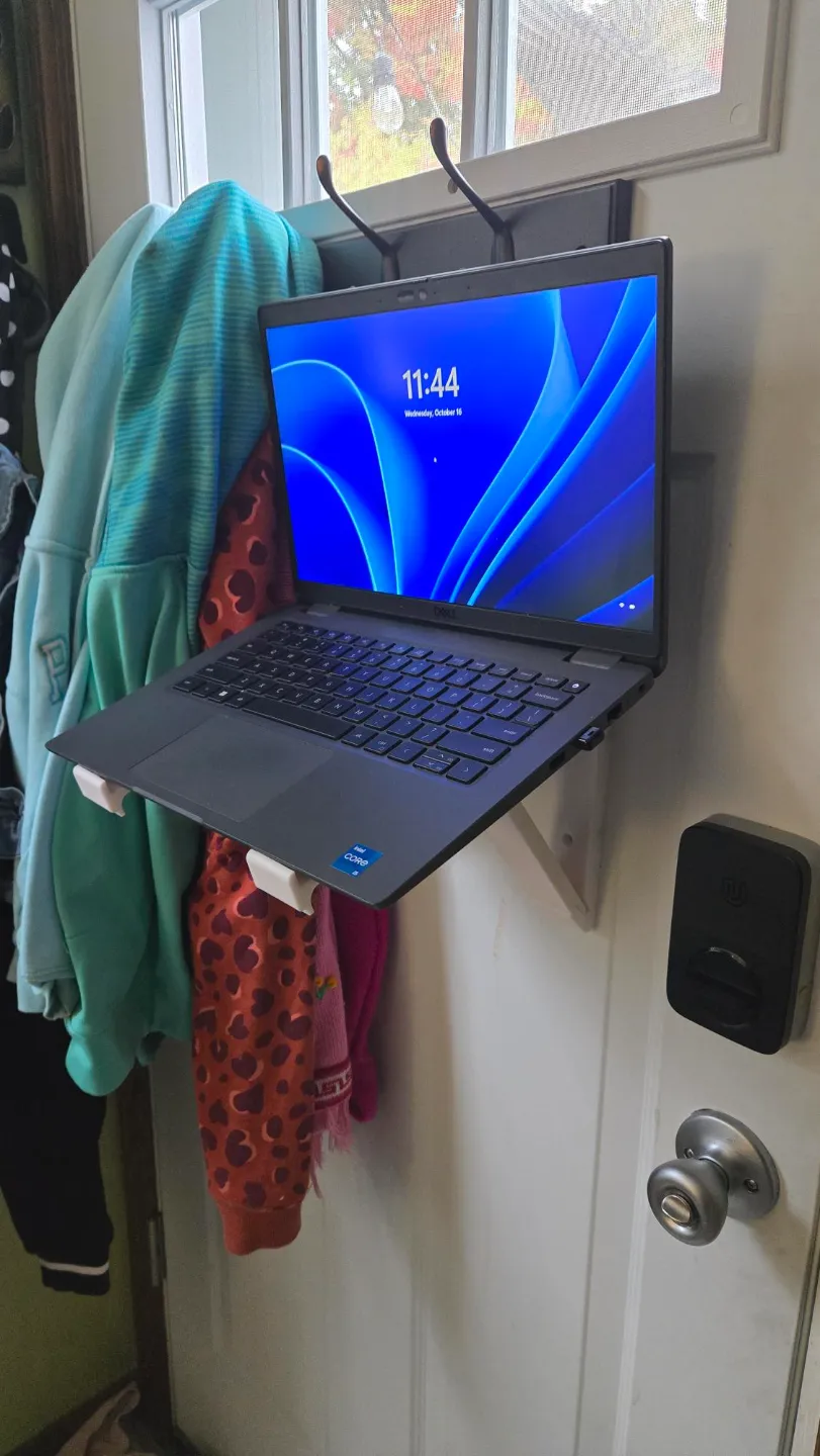 Magnetic Laptop stand, photo 3 of 4 - Magnetic Laptop stand Household
