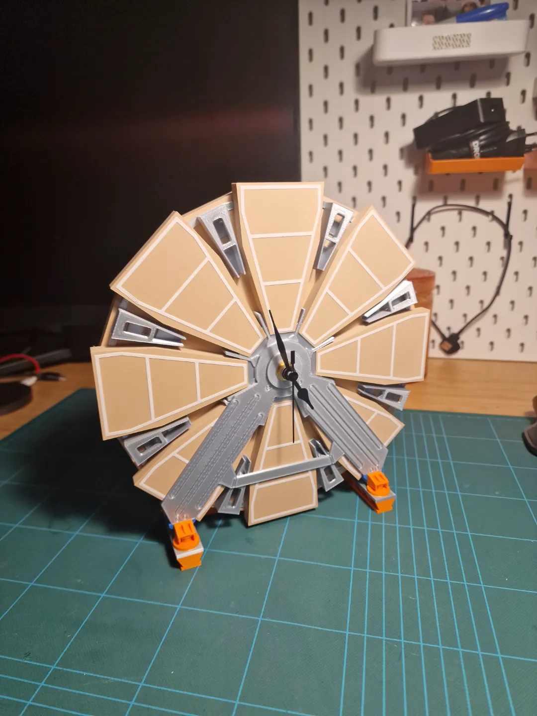 ATLAS NewSmallWheel for Wall & Desk, photo 2 of 4 - ATLAS NewSmallWheel for Wall & Desk Education