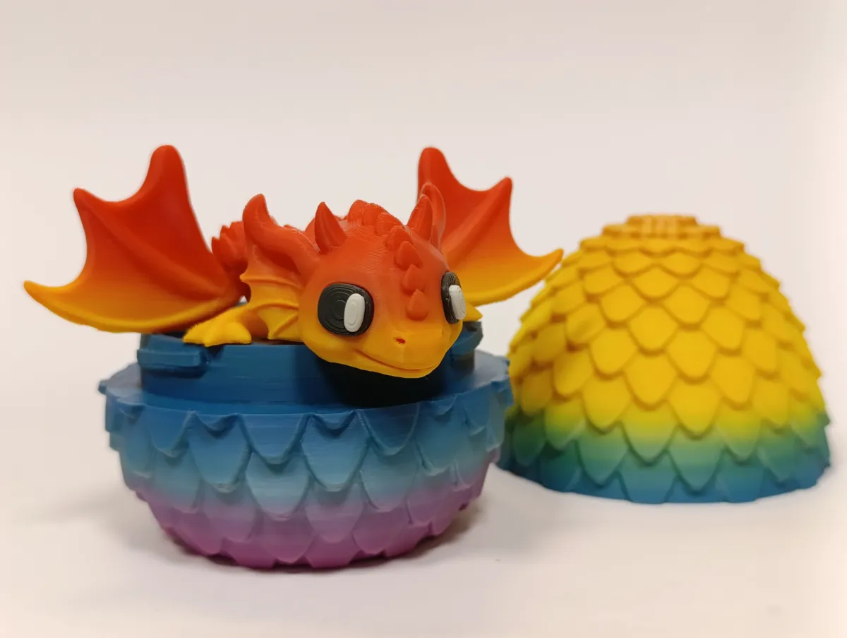 Articulated Winged Fantasy Dragon - with Egg, photo 4 of 4 - Articulated Winged Fantasy Dragon - with Egg Fidget & Sensory Toys