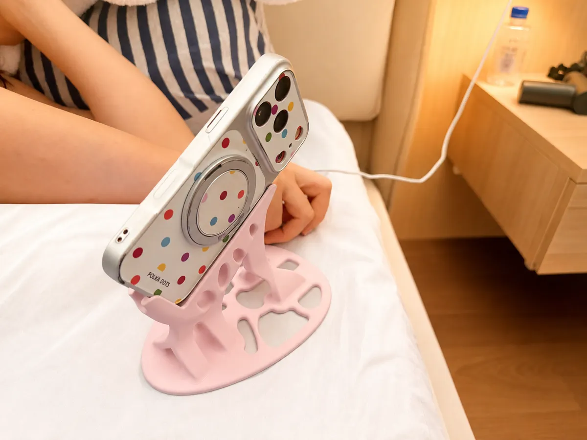 Side-Lying Bed Phone Stand, photo 3 of 4 - Side-Lying Bed Phone Stand Mobile & Device Accessories