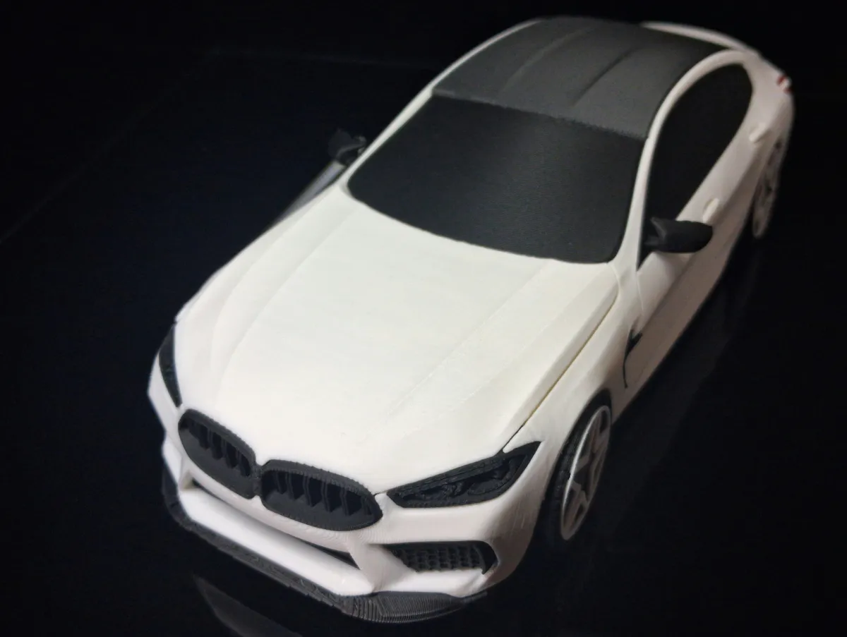 M8 GRAN COUPE 1/24 / STEERING CAR MODEL, photo 4 of 4 - M8 GRAN COUPE 1/24 / STEERING CAR MODEL Models, RC & Drones
