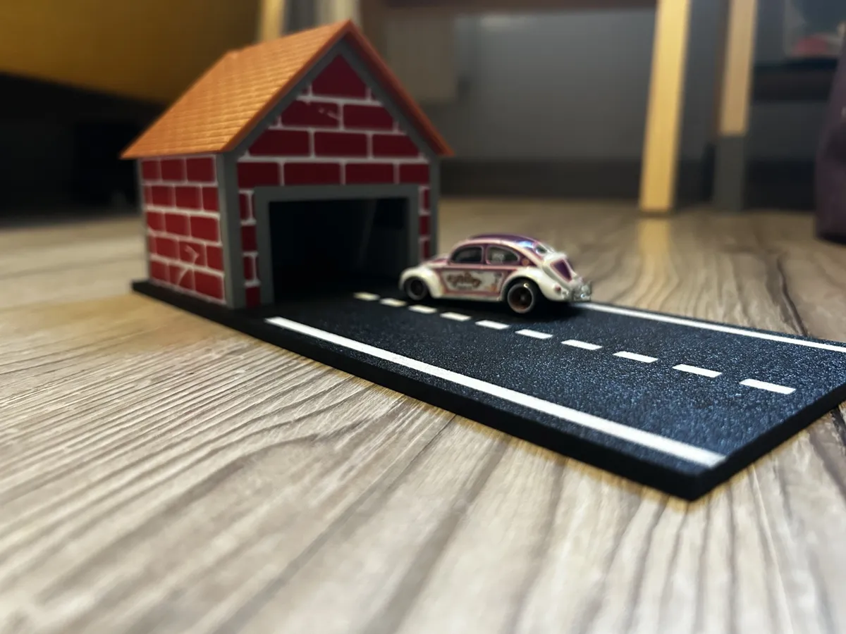 Ultimate Toy Car Roads - Small Garage, photo 3 of 4 - Ultimate Toy Car Roads - Small Garage Toys, Games & Hobbies