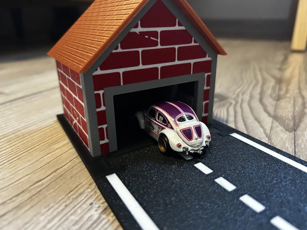 Ultimate Toy Car Roads - Small Garage, photo 4 of 4 - Ultimate Toy Car Roads - Small Garage Toys, Games & Hobbies