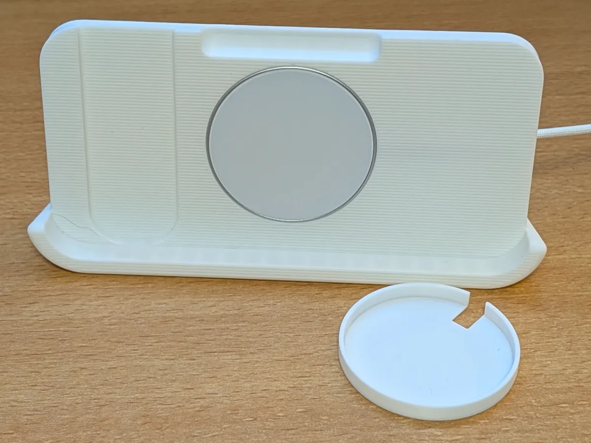 simple magsafe dock for Pixel 11 Pro XL - Home Accents, in stock in India
