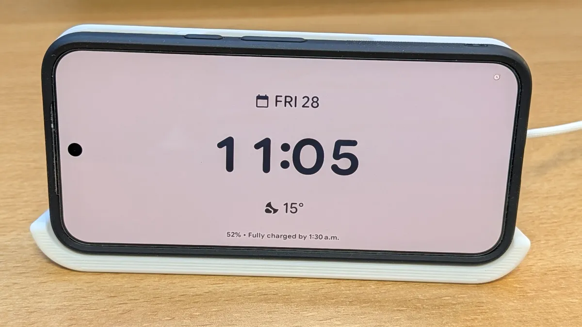 simple magsafe dock for Pixel 11 Pro XL, photo 2 of 2 - simple magsafe dock for Pixel 11 Pro XL Household