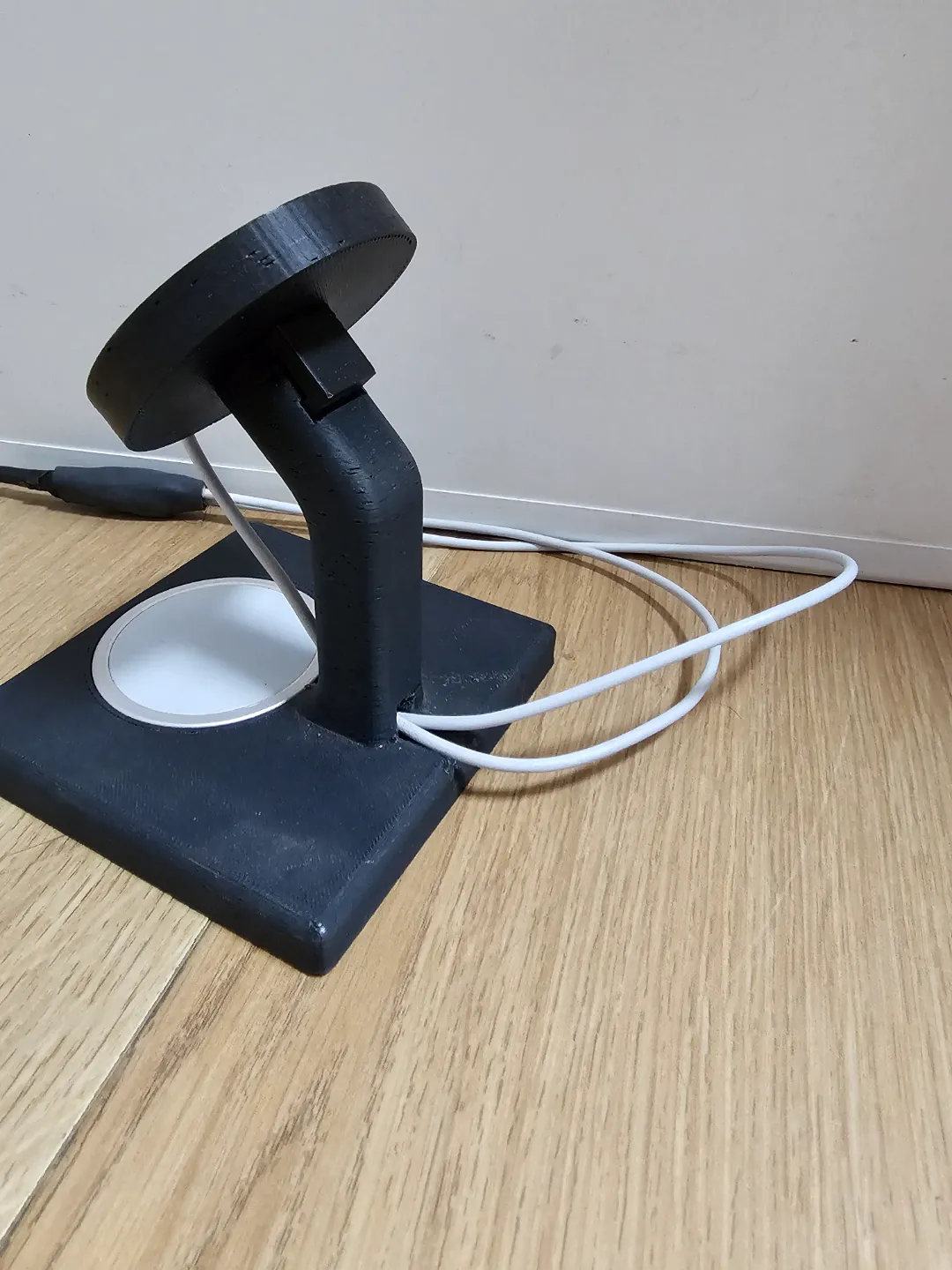 duble wireless charger with magsafe, photo 3 of 3 - duble wireless charger with magsafe Household