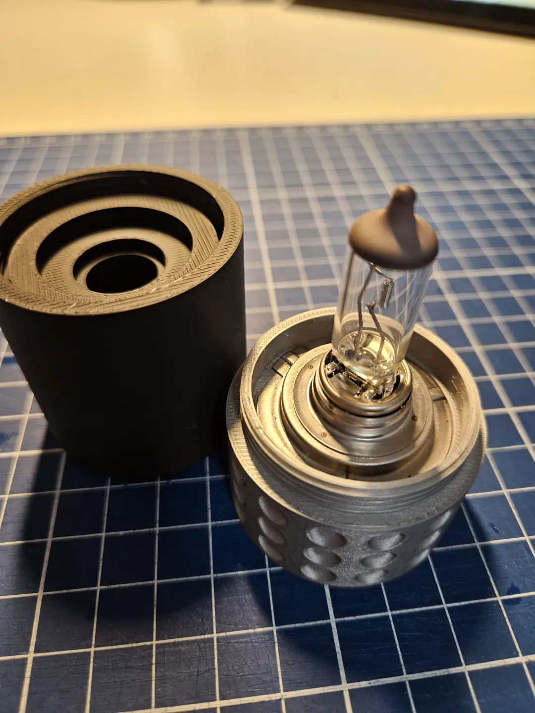 H7 Lampen Dose, H7 Bulb Case, Autolampen, Car lamp, photo 3 of 4 - H7 Lampen Dose, H7 Bulb Case, Autolampen, Car lamp Hobby & DIY