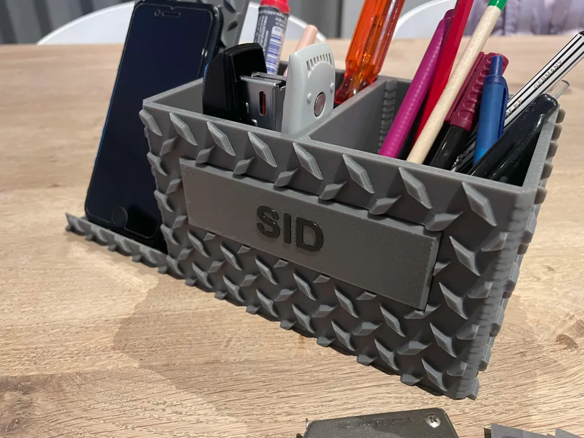 Most rugged diamond sheet metal desktop organizer, photo 4 of 4 - Most rugged diamond sheet metal desktop organizer Hobby & DIY