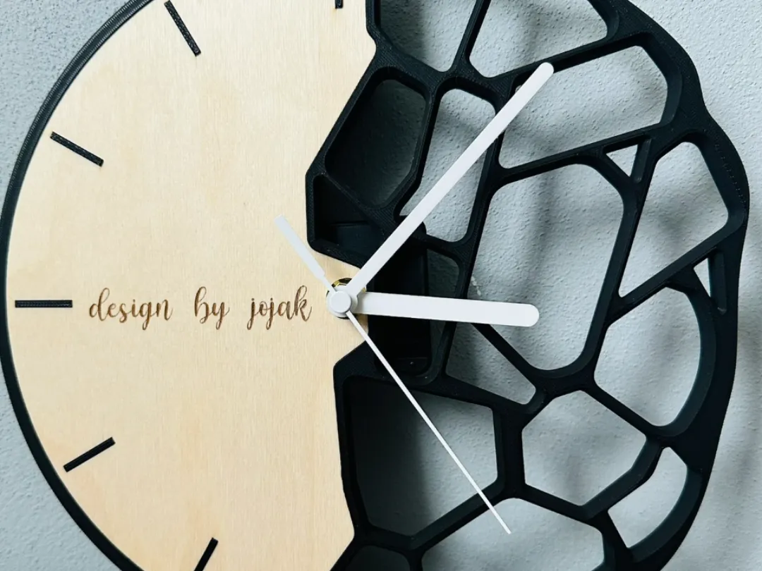 Modern wall clock