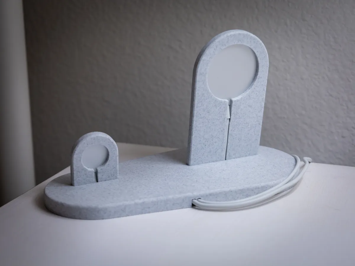 MagSafe Charging Stand for StandBy Mode, photo 4 of 4 - MagSafe Charging Stand for StandBy Mode Mobile & Device Accessories