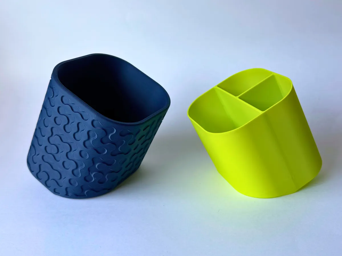 Technodot Slanted Pen Holder w/ Insert, photo 3 of 4 - Technodot Slanted Pen Holder w/ Insert Desk & Office