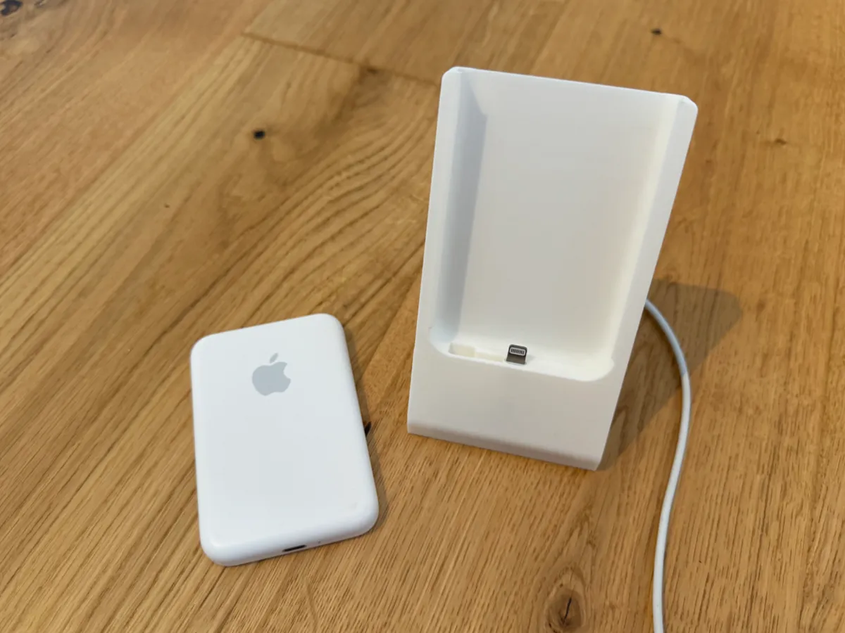 Apple MagSafe Battery Pack Charging Station - Office, in stock in India