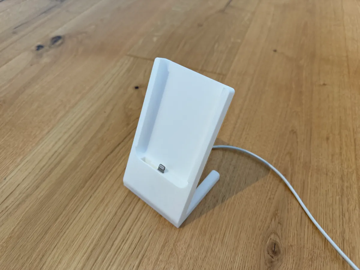Apple MagSafe Battery Pack Charging Station, photo 3 of 4 - Apple MagSafe Battery Pack Charging Station Household
