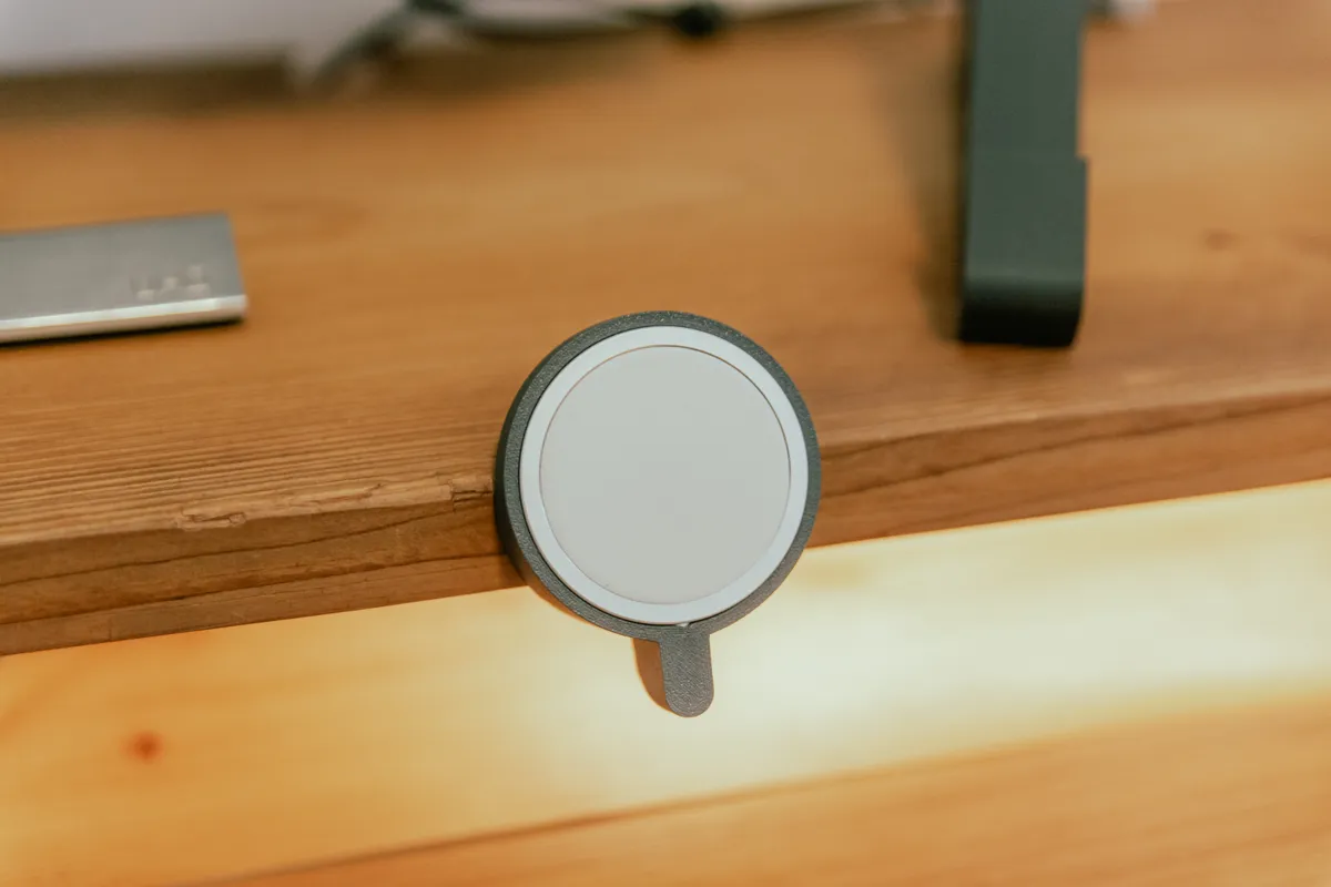 MagSafe Desk Mount