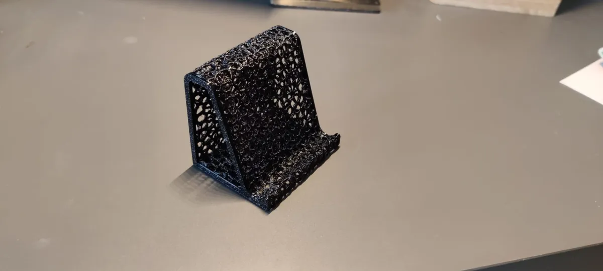 Flexbile voronoi phone holder stand, photo 2 of 4 - Flexbile voronoi phone holder stand Household
