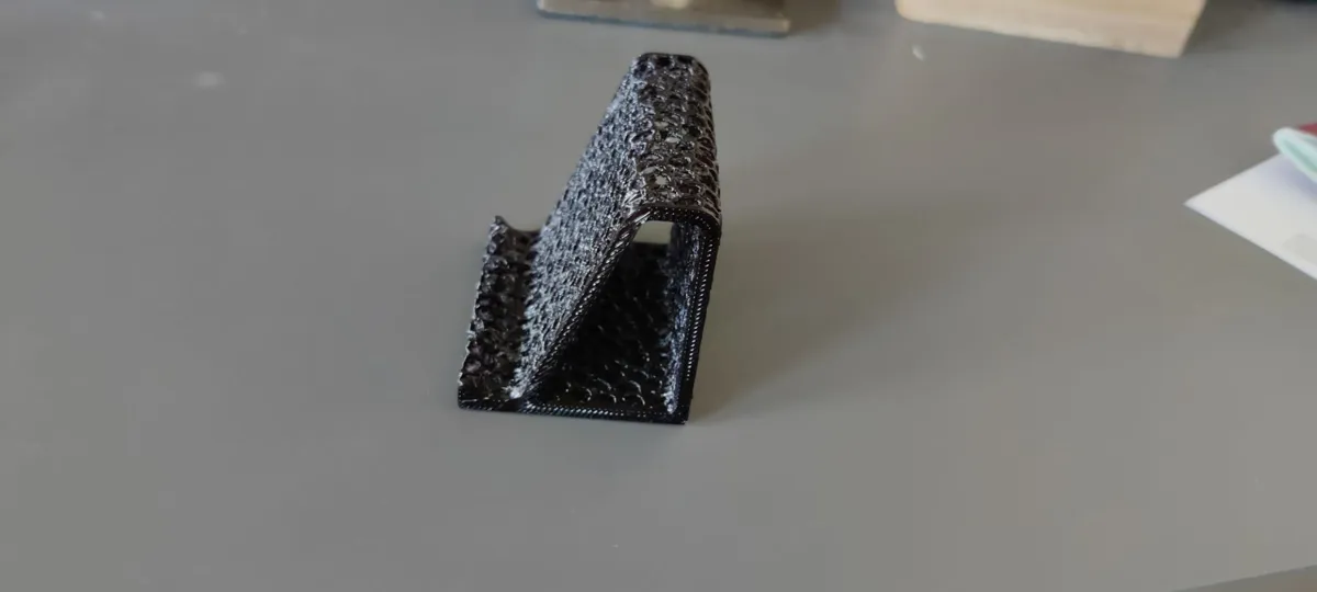 Flexbile voronoi phone holder stand, photo 3 of 4 - Flexbile voronoi phone holder stand Household