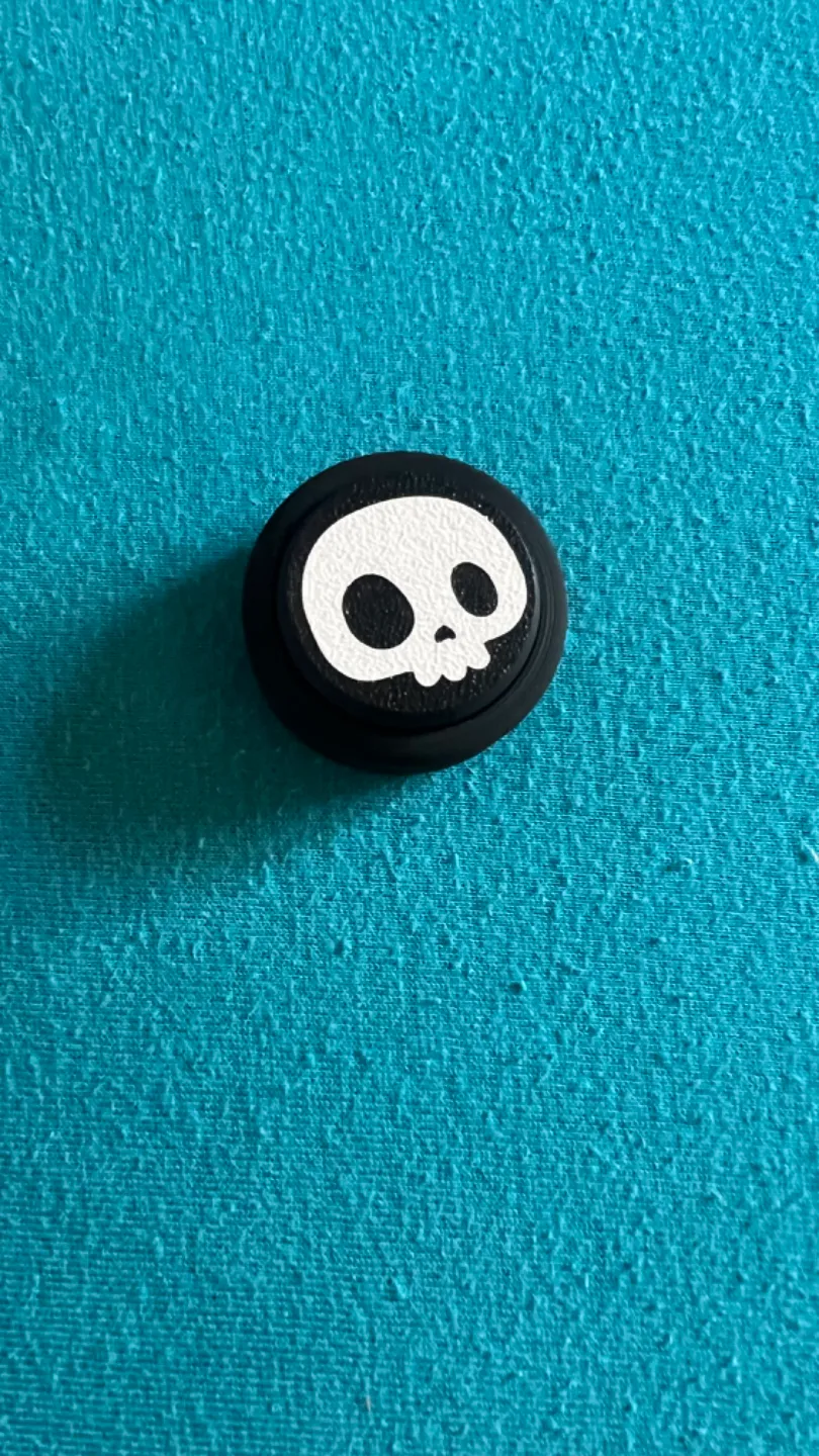Cute skull clicker - Button & Click Fidgets, in stock