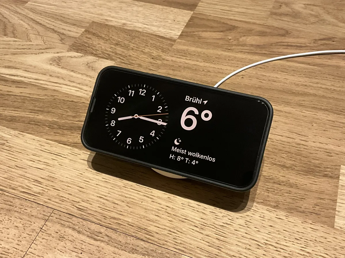 MagSafe Charger Stand with Eject Hole - Gadgets, in stock in India