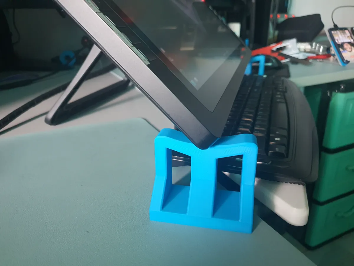 Drawing display tablet monitor front lifter stand, photo 3 of 3 - Drawing display tablet monitor front lifter stand Desk & Office