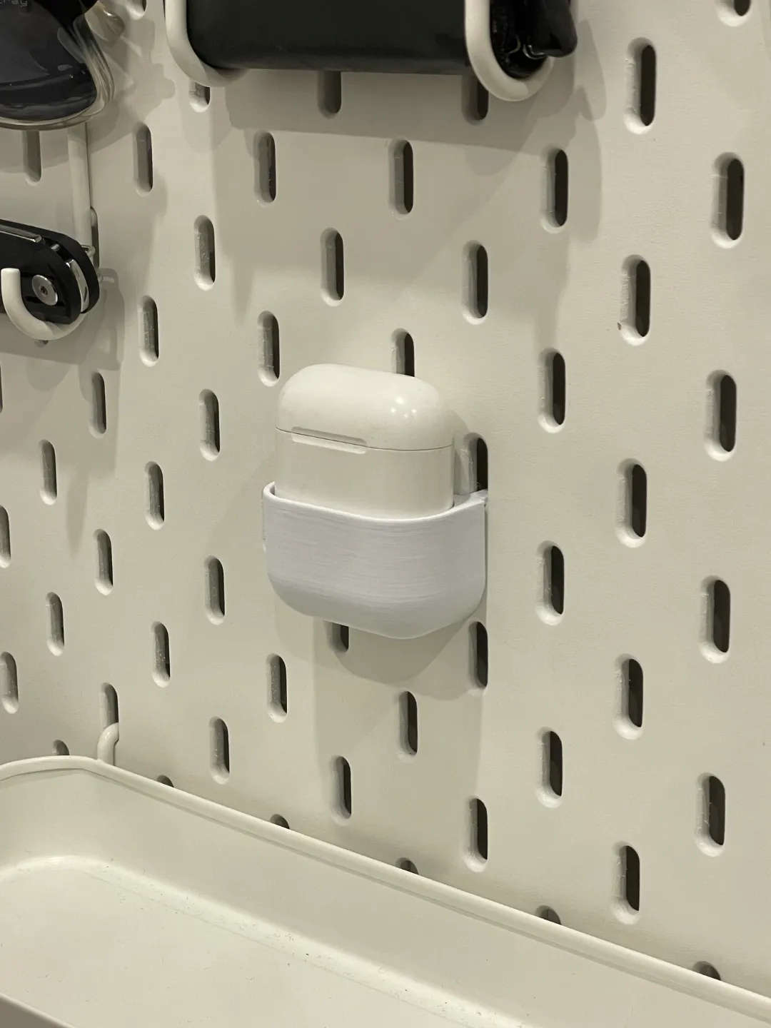 IKEA SKÅDIS Holder for 2nd Gen AirPods, photo 2 of 3 - IKEA SKÅDIS Holder for 2nd Gen AirPods Household