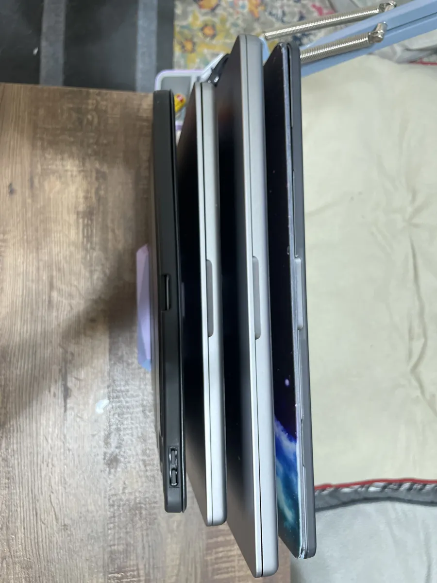 Vertical Laptop Stand QUAD (iPad/ tablet/Macbook), photo 3 of 4 - Vertical Laptop Stand QUAD (iPad/ tablet/Macbook) Mobile & Device Accessories
